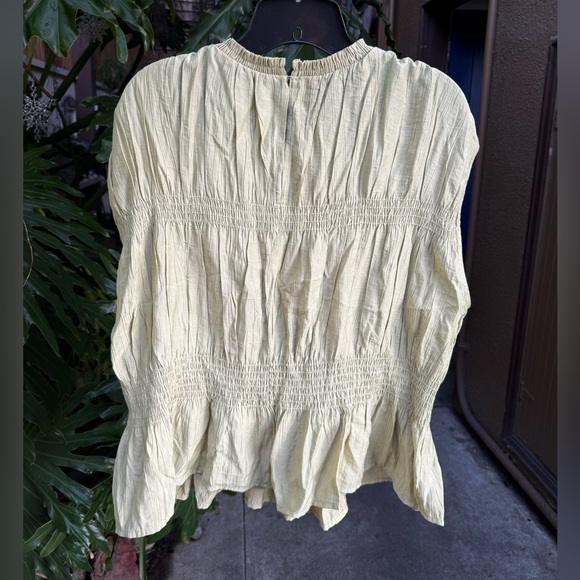 H&M Light Tan Ruffled Top - Picture 5 of 9